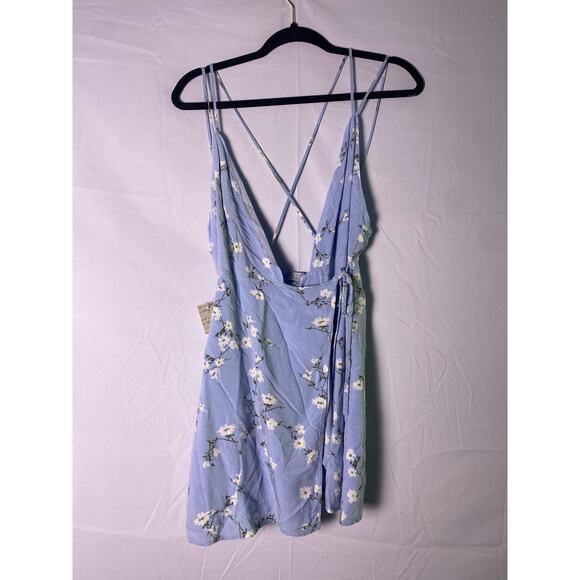 Tobi Hailey Floral Dress Light Blue White Floral Wrap Mini Dress Women's Small - Picture 1 of 2